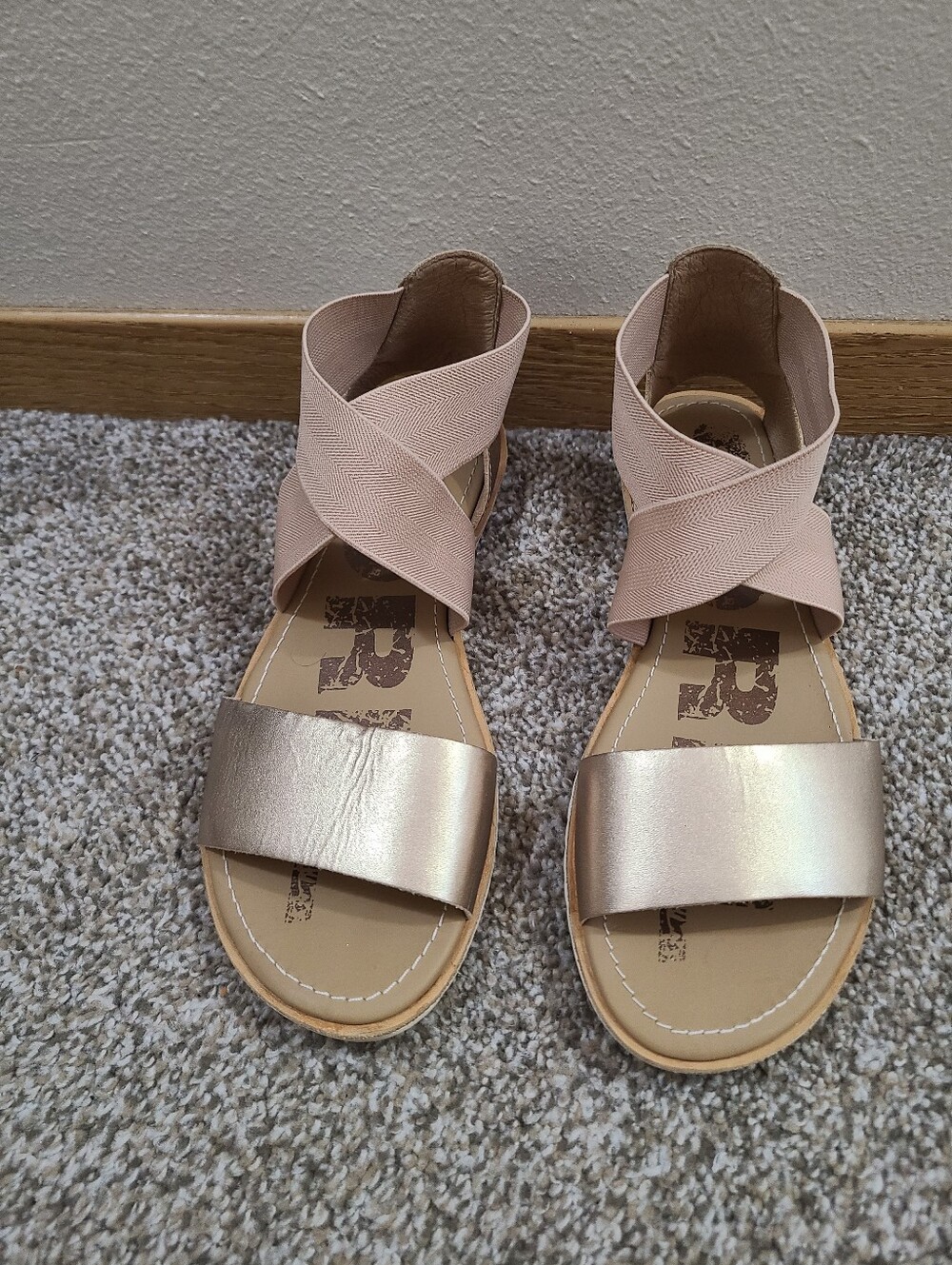 Sorel Ella II Metallic Gold Tan Leather Ankle Strap Flat Sandals - Picture 2 of 6